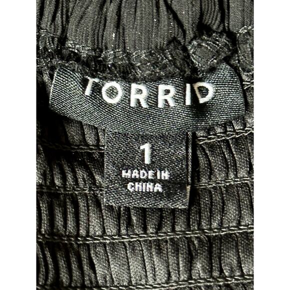 Torrid Women Size 1(1X) Black V Neck Elastic Waist Flouncy 3/4 Sleeve Top Blouse - Picture 6 of 9